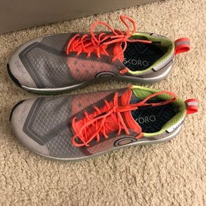 Skora Sneakers size 8.5